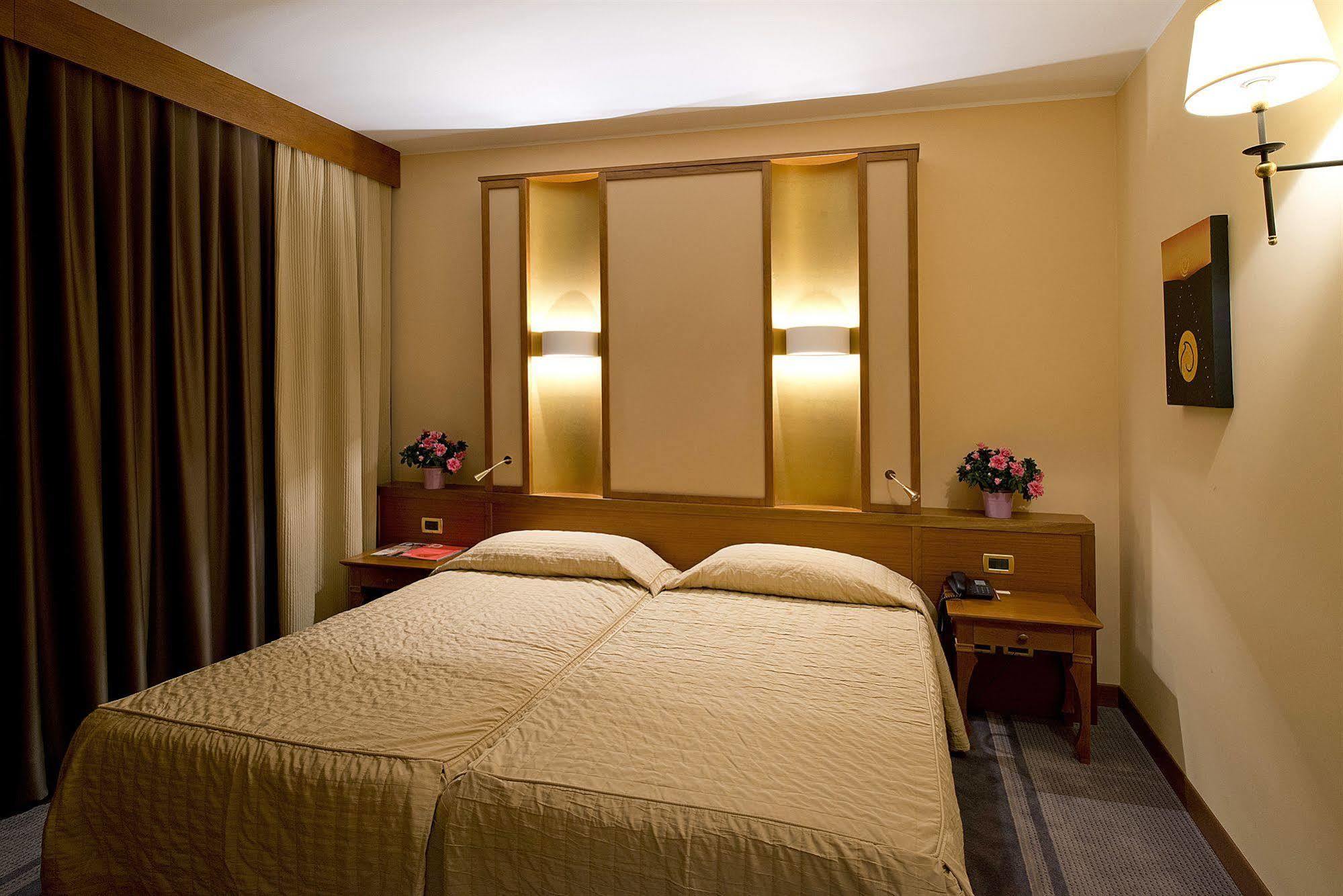 Thai Si Royal Thai Spa Lovadina Exteriör bild