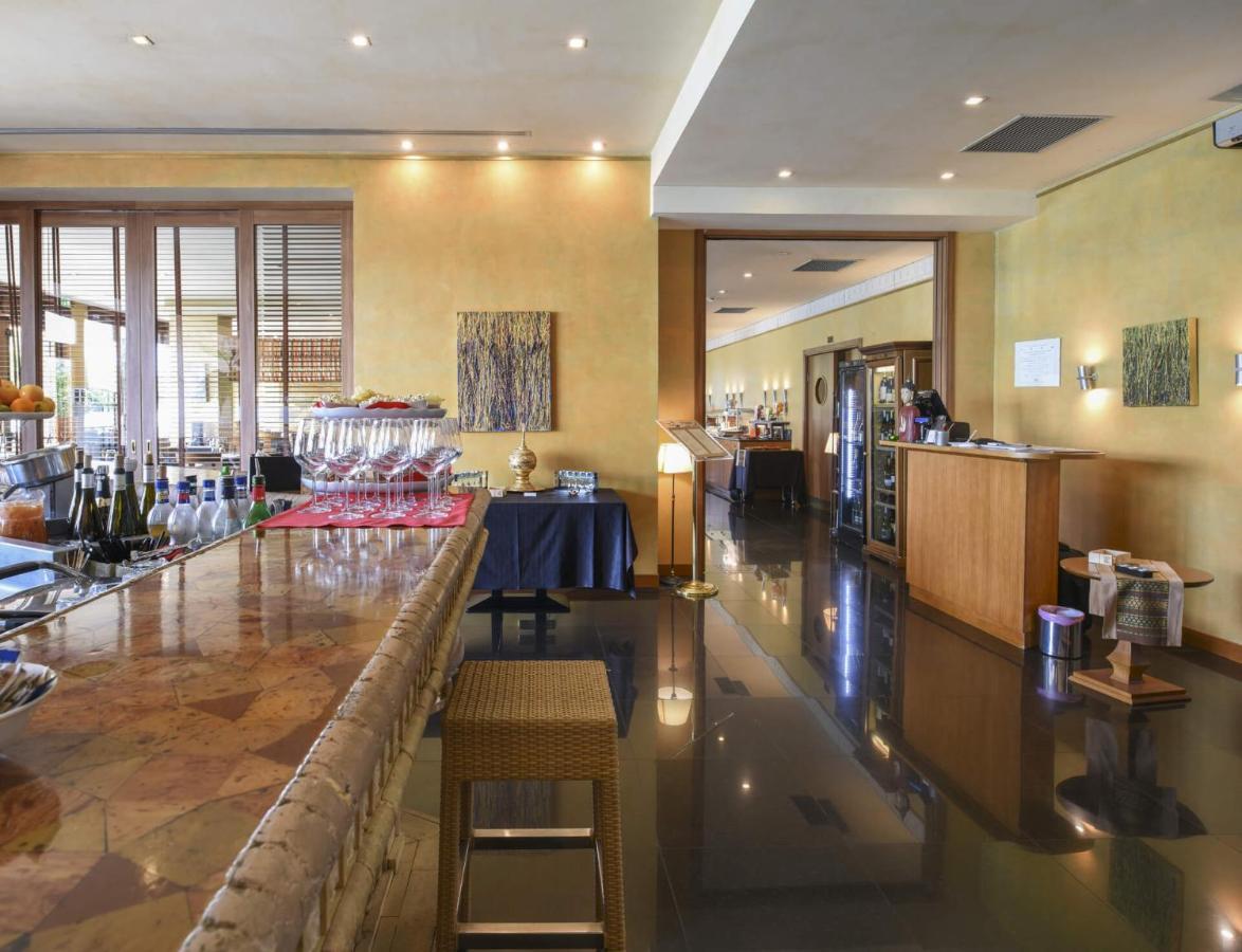 Thai Si Royal Thai Spa Lovadina Exteriör bild